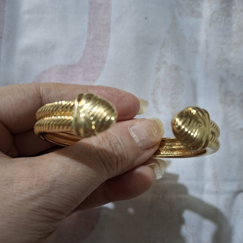 Gold Twisted Expandable Cuff Bracelet